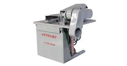 國(guó)外客戶定制的中頻爐，鑄錠機(jī)安裝現(xiàn)場(chǎng)（洛陽(yáng)萬(wàn)峰工業(yè)爐）